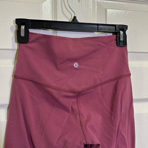 Lululemon cropped leggings magenta color size 6 - Picture 4 of 6